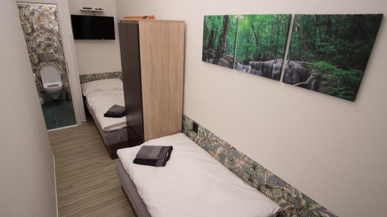 Continents Nearby Main Train And Bus Station Apartment Prag